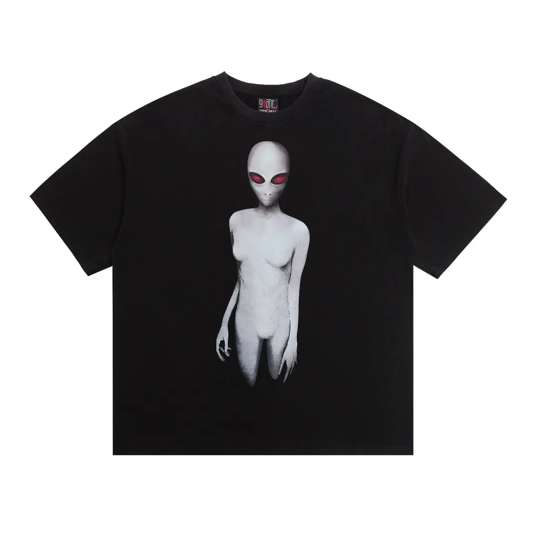 Saint Michael's "Mysterious Alien Creature" OVERSIZE vintage washed and distressed short-sleeved T-shirt with digital white ink direct printing, the fabric is breathable and the pattern is three-dimensional and clear. Fabric: Double yarn 240 grams Style number: S859 Size: S-M-L-XL Color: Washed black Price: P118